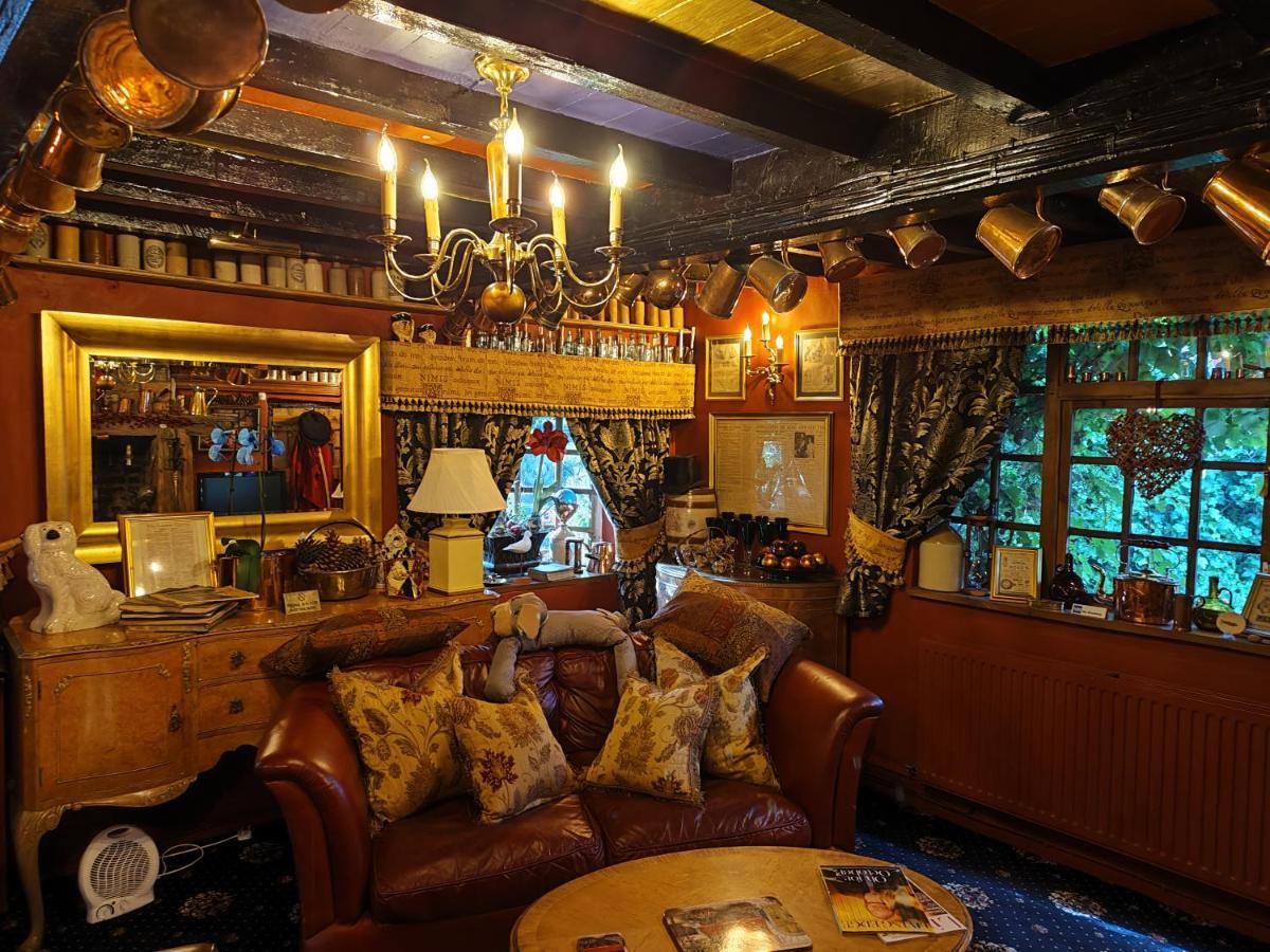 Wizards Thatch Luxury Suites Alderley Edge Esterno foto