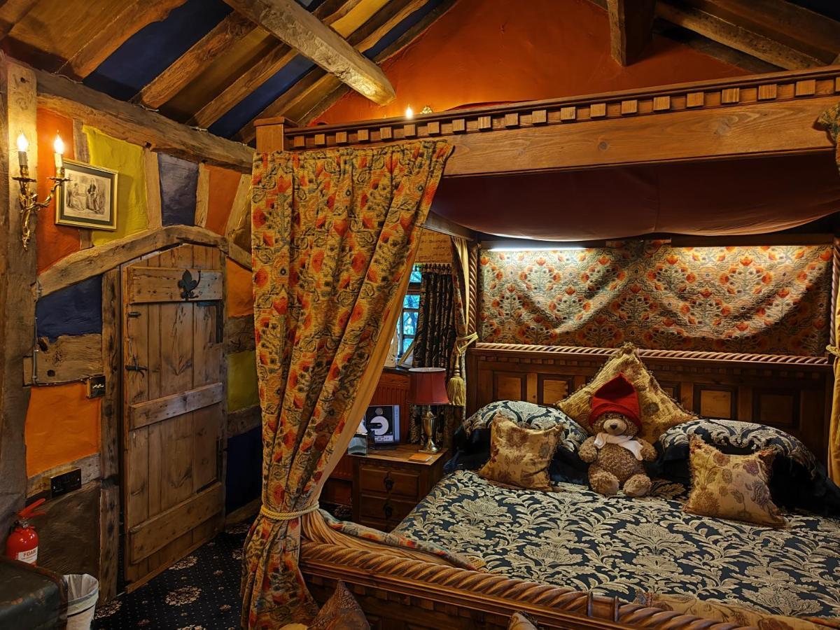 Wizards Thatch Luxury Suites Alderley Edge Esterno foto