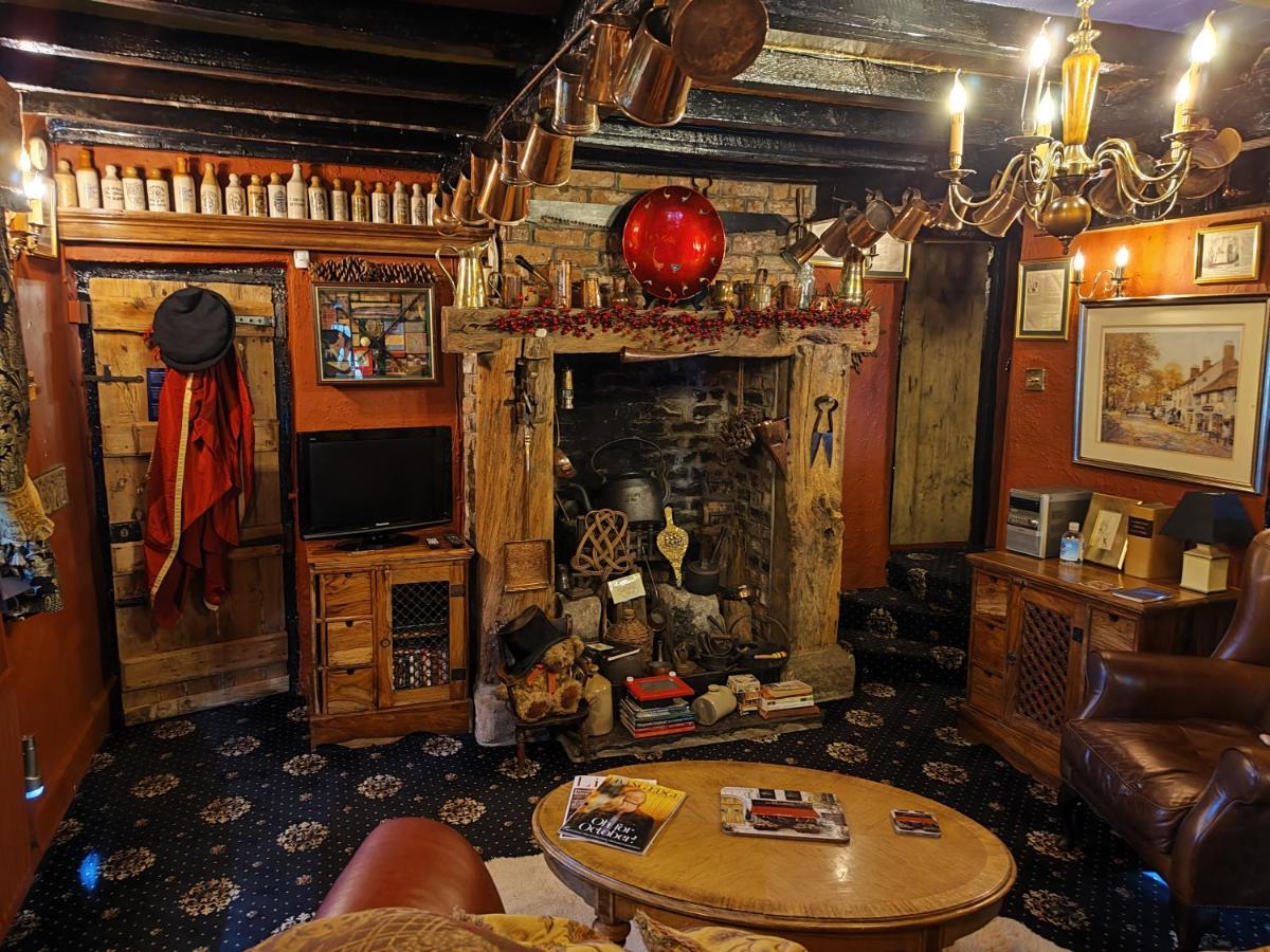 Wizards Thatch Luxury Suites Alderley Edge Esterno foto