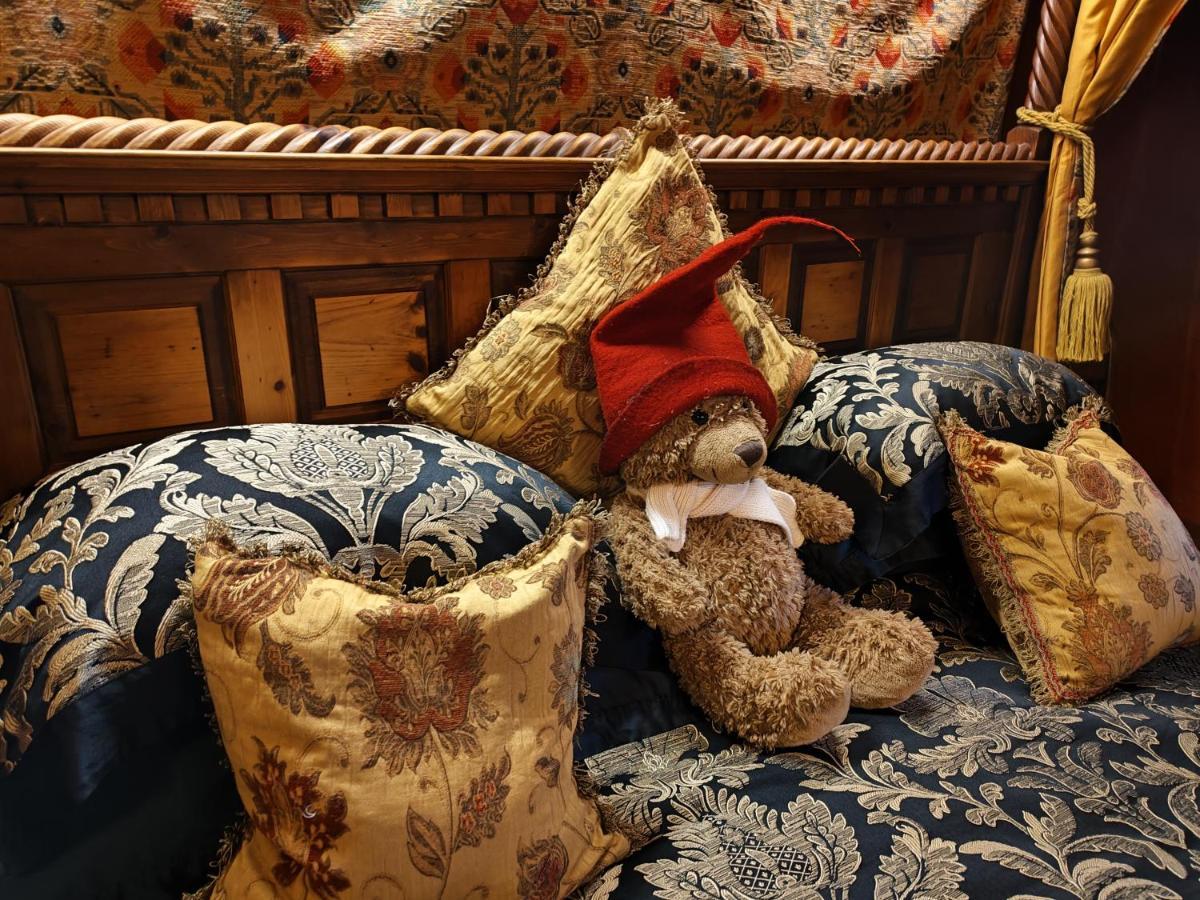 Wizards Thatch Luxury Suites Alderley Edge Esterno foto
