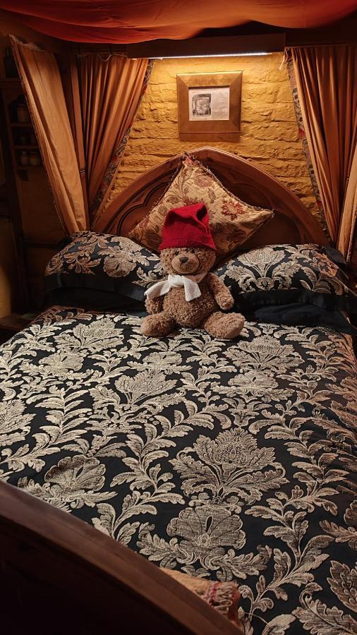 Wizards Thatch Luxury Suites Alderley Edge Esterno foto