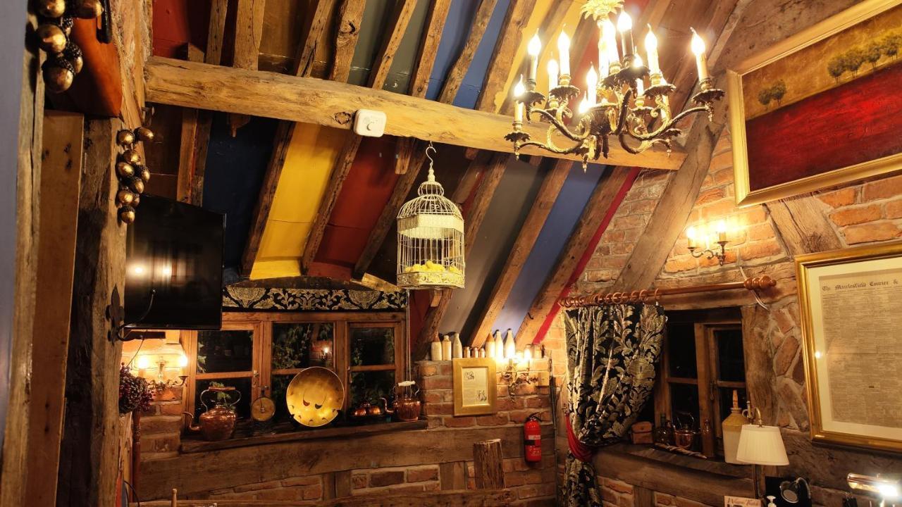 Wizards Thatch Luxury Suites Alderley Edge Esterno foto