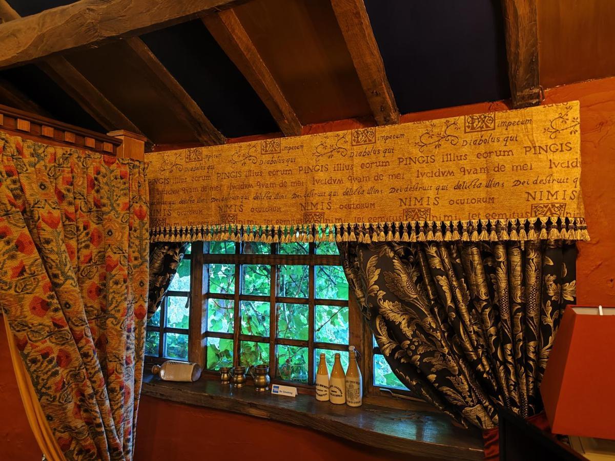 Wizards Thatch Luxury Suites Alderley Edge Esterno foto