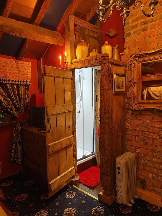 Wizards Thatch Luxury Suites Alderley Edge Esterno foto