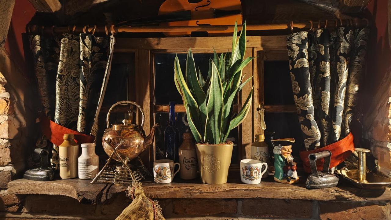 Wizards Thatch Luxury Suites Alderley Edge Esterno foto