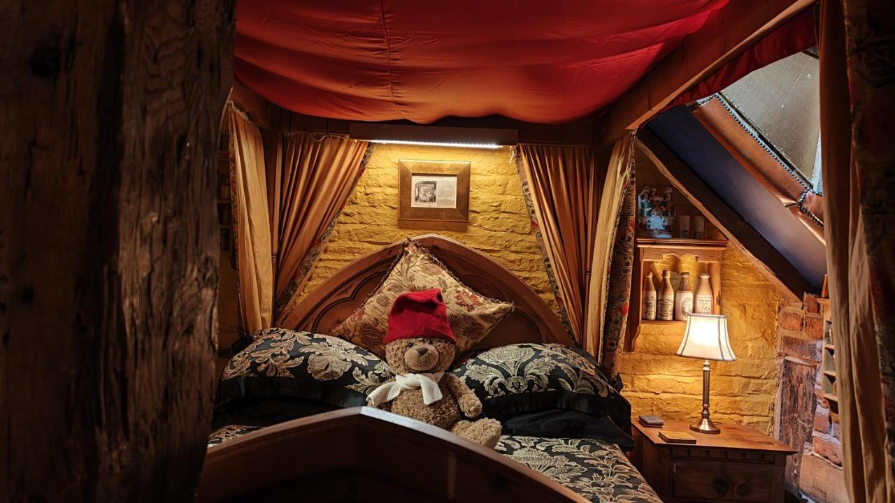 Wizards Thatch Luxury Suites Alderley Edge Esterno foto