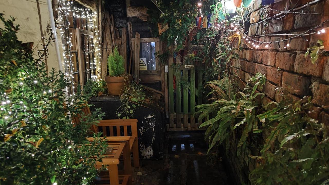 Wizards Thatch Luxury Suites Alderley Edge Esterno foto