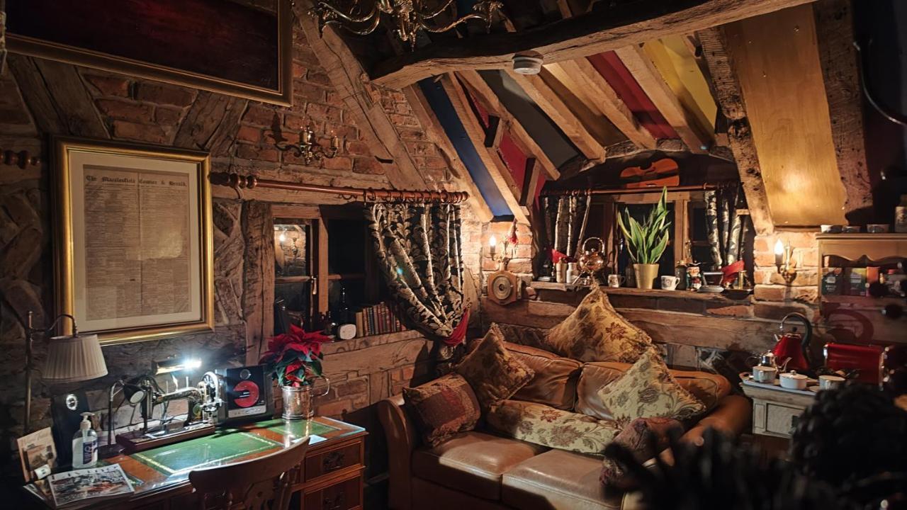 Wizards Thatch Luxury Suites Alderley Edge Esterno foto