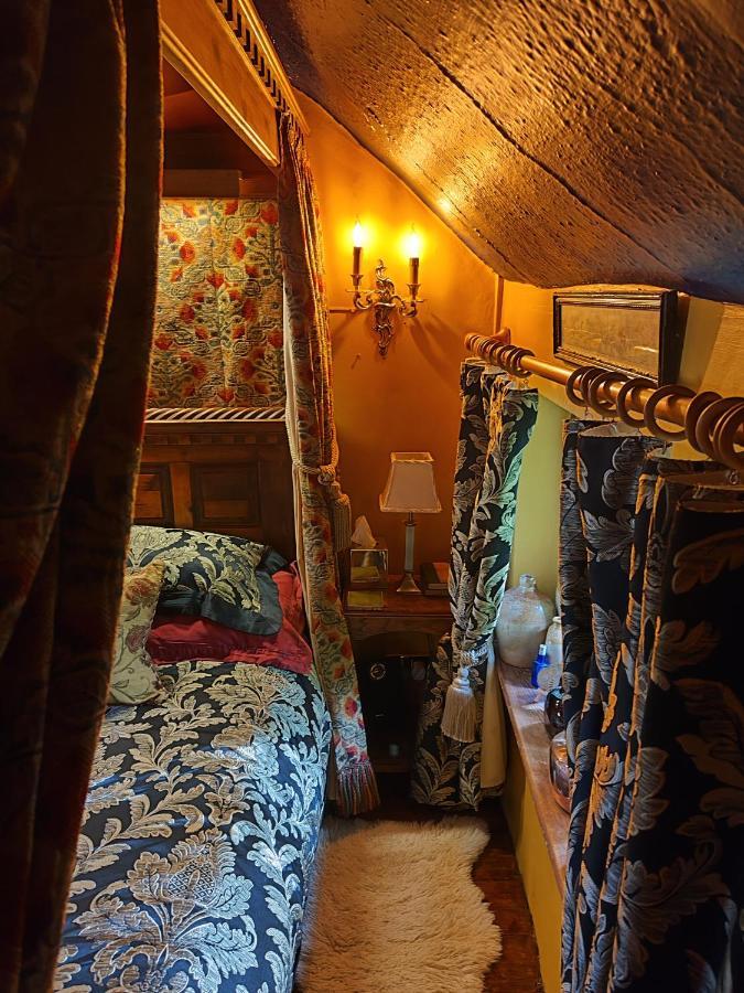 Wizards Thatch Luxury Suites Alderley Edge Esterno foto